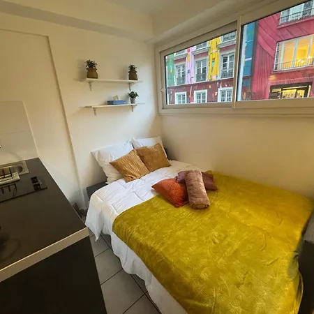 Little Parisian Hideaway For Two - Smart Base Apartment Paris
