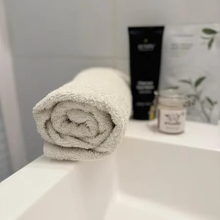 Little Parisian Hideaway For Two - Smart Base * Paris